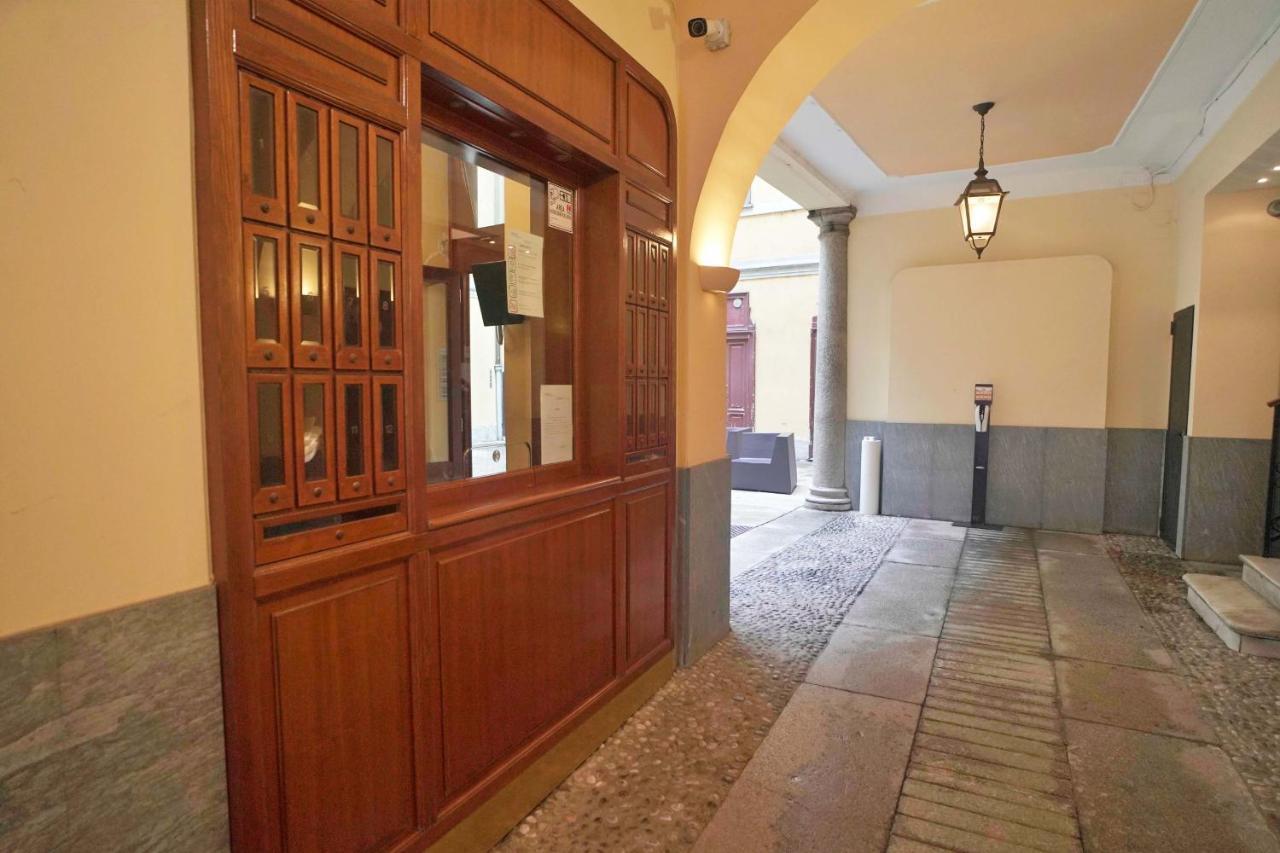 Chic 1Bdr With Shared Terrace Steps From Duomo By Rentopolis Milano Exterior foto